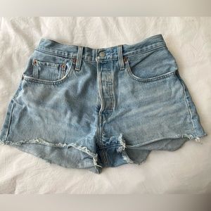 Levi’s 501 demon shorts in like-new condition